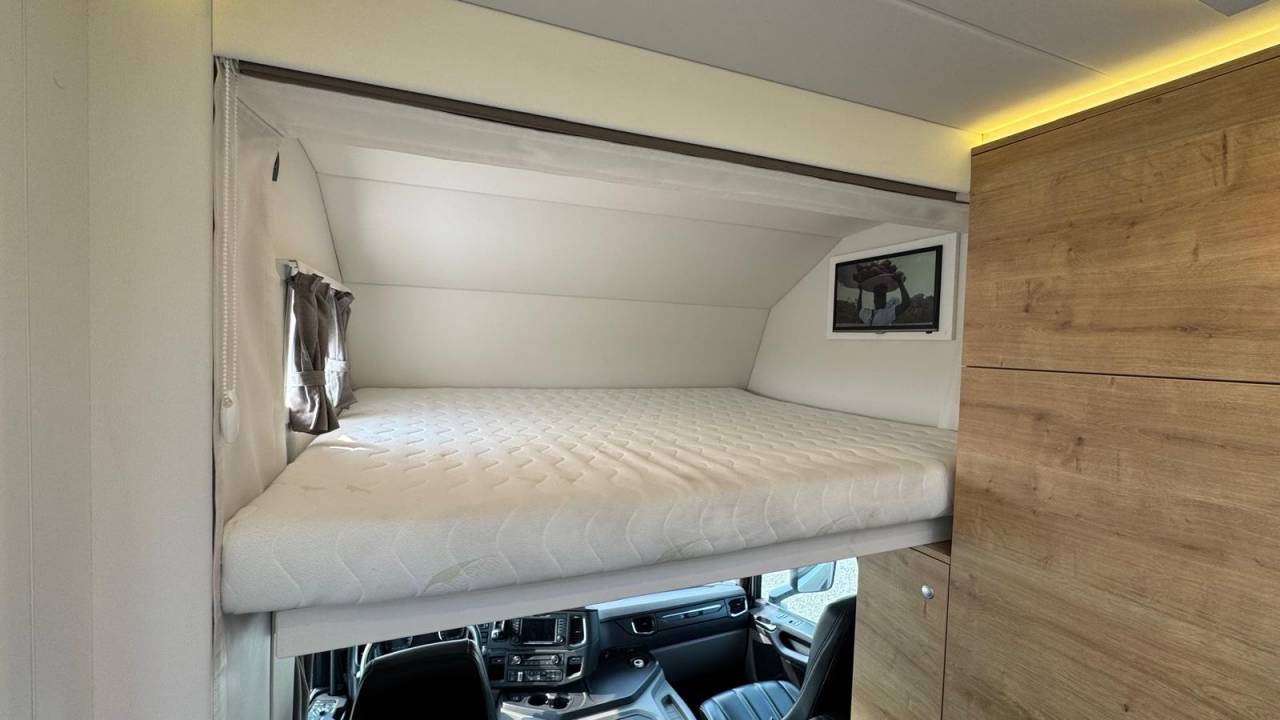 STX 6 CHEVAUX AVEC POP OUT, PUSH UP - VENDU