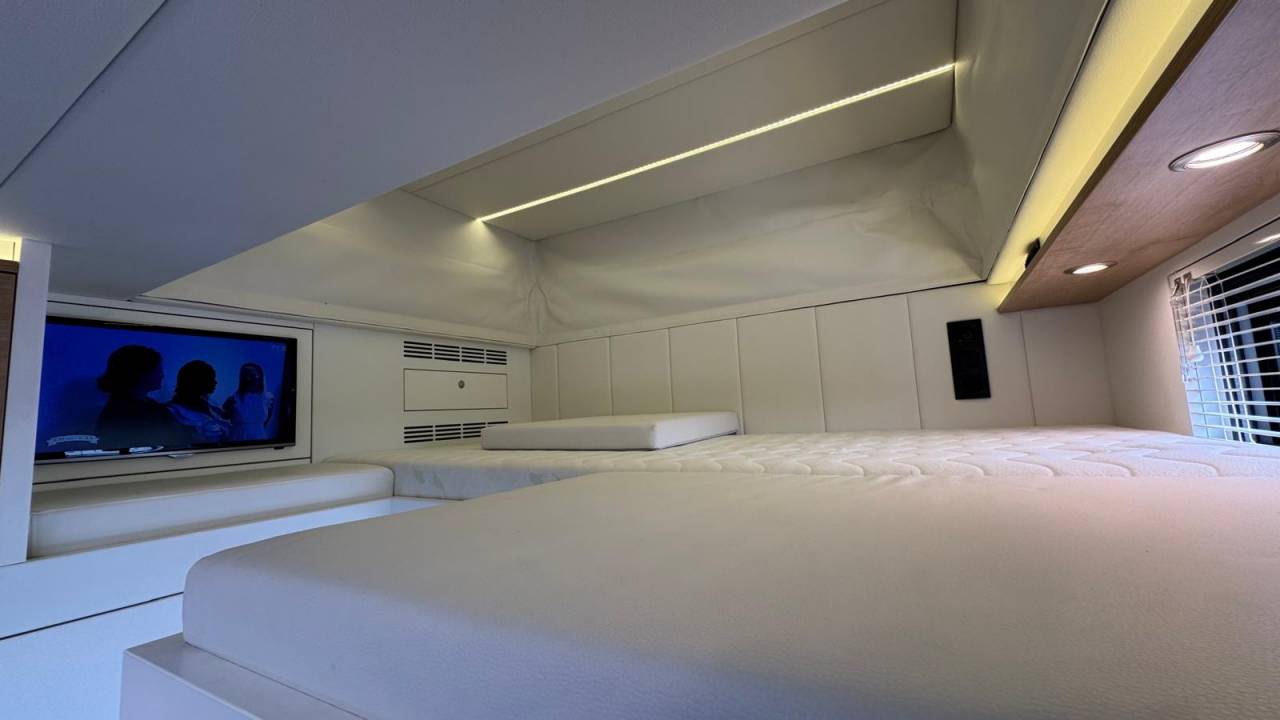 STX 6 CHEVAUX AVEC POP OUT, PUSH UP - VENDU