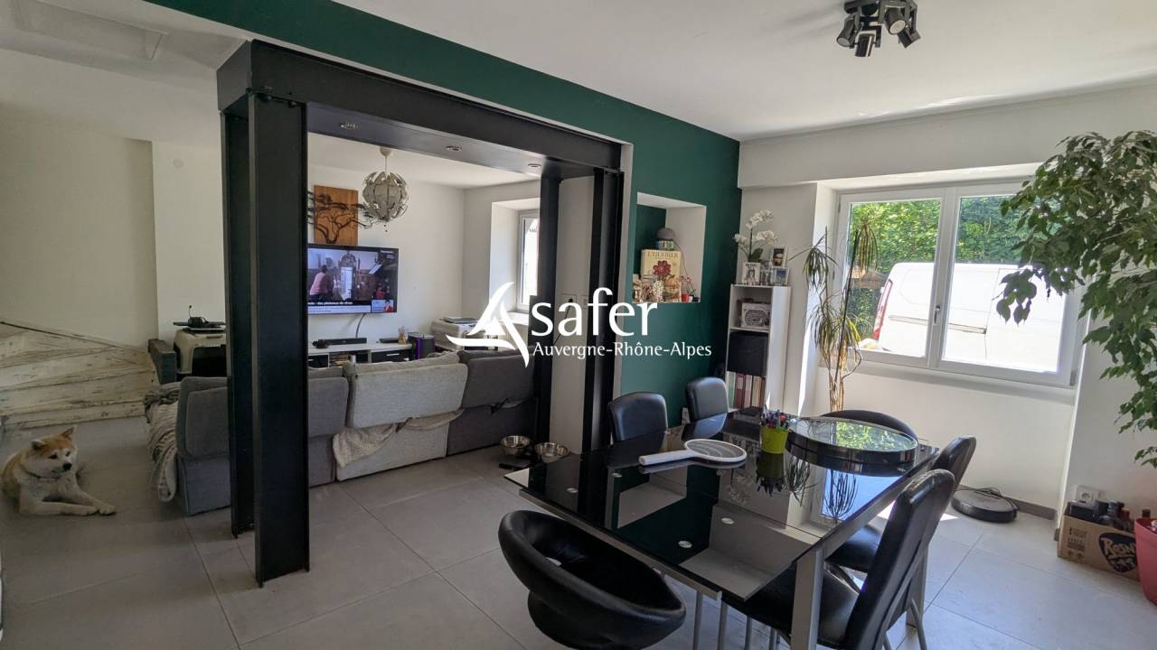 Centre &eacute;questre converti en &eacute;levage canin