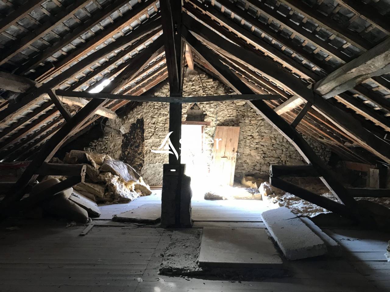 Centre &eacute;questre converti en &eacute;levage canin