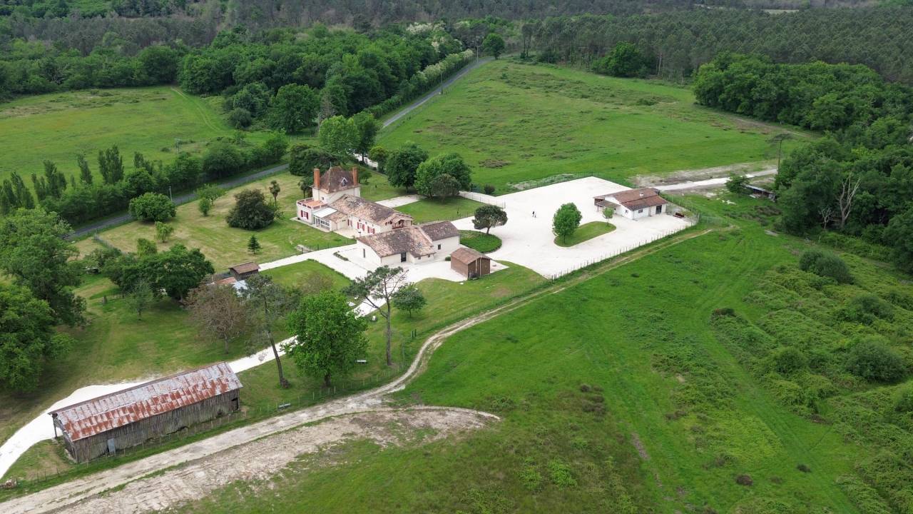 Domaine de chasse de 100 ha avec gîtes
