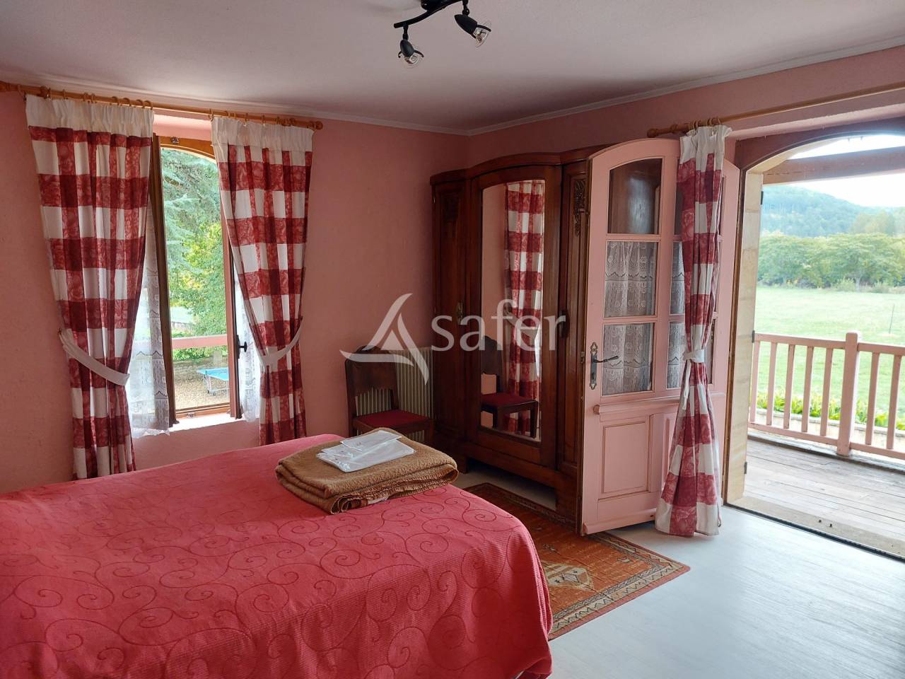 Domaine d'exception avec petit manoir et résidences de tourisme