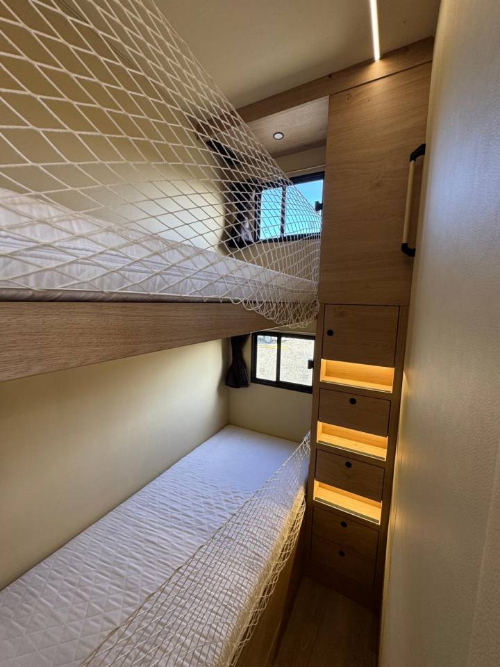 Krismar Mercedes 26/48 pop out, push up et chambre