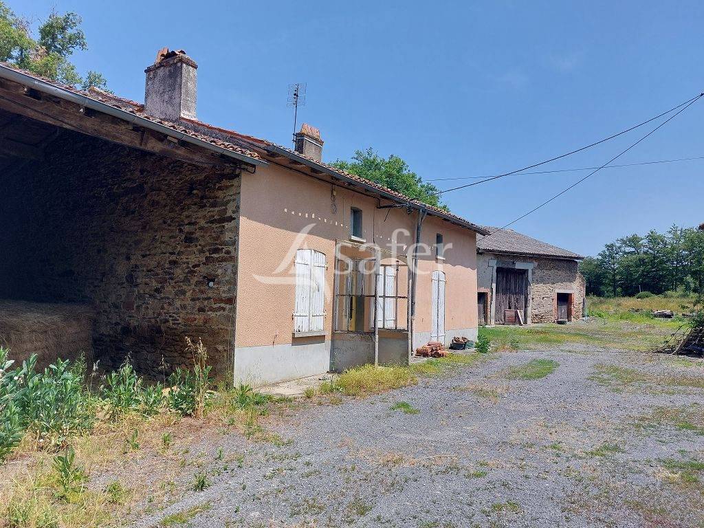 Ensemble de 3h30 avec ses bâtiments