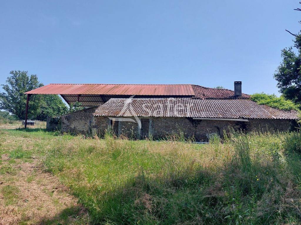 Ensemble de 3h30 avec ses bâtiments