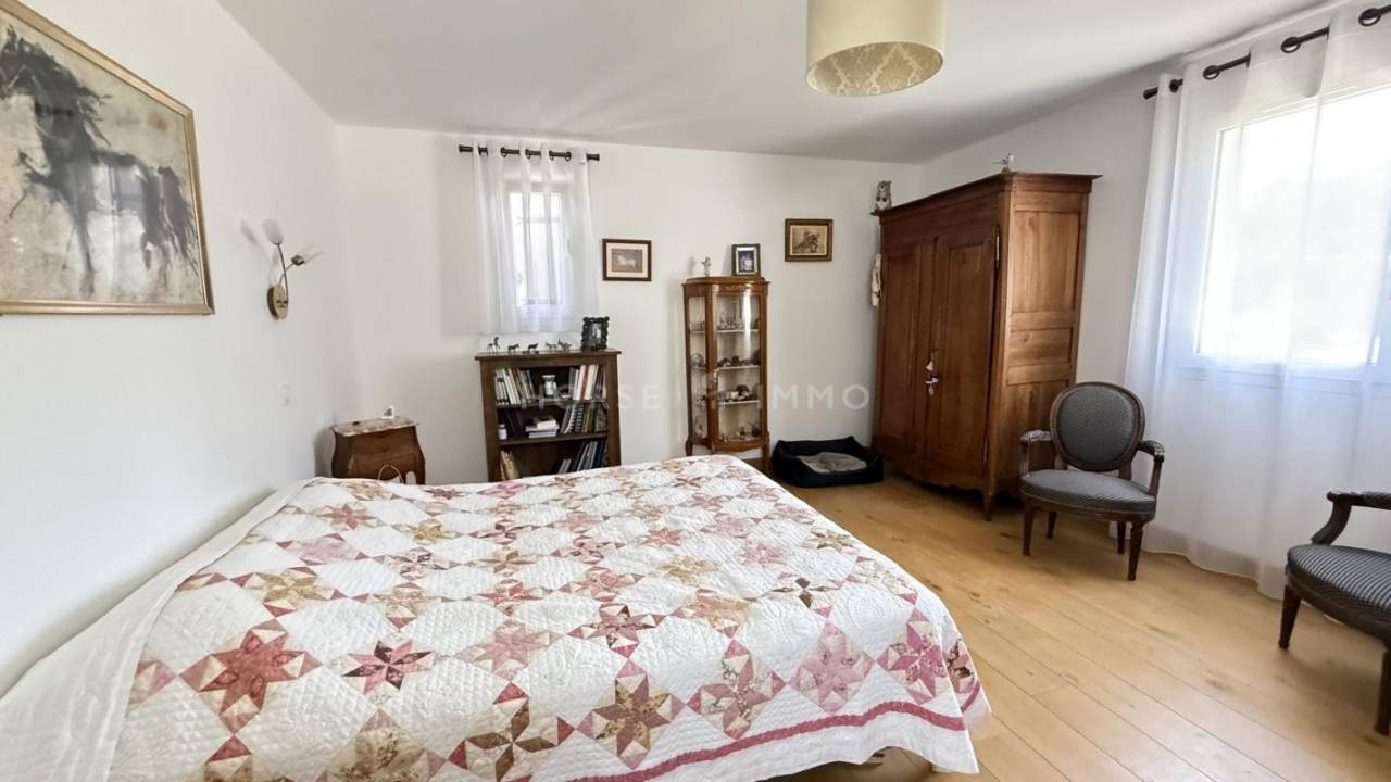 PROPRIÉTÉ DE CARACTÈRE AVEC INSTALLATIONS ÉQUESTRES