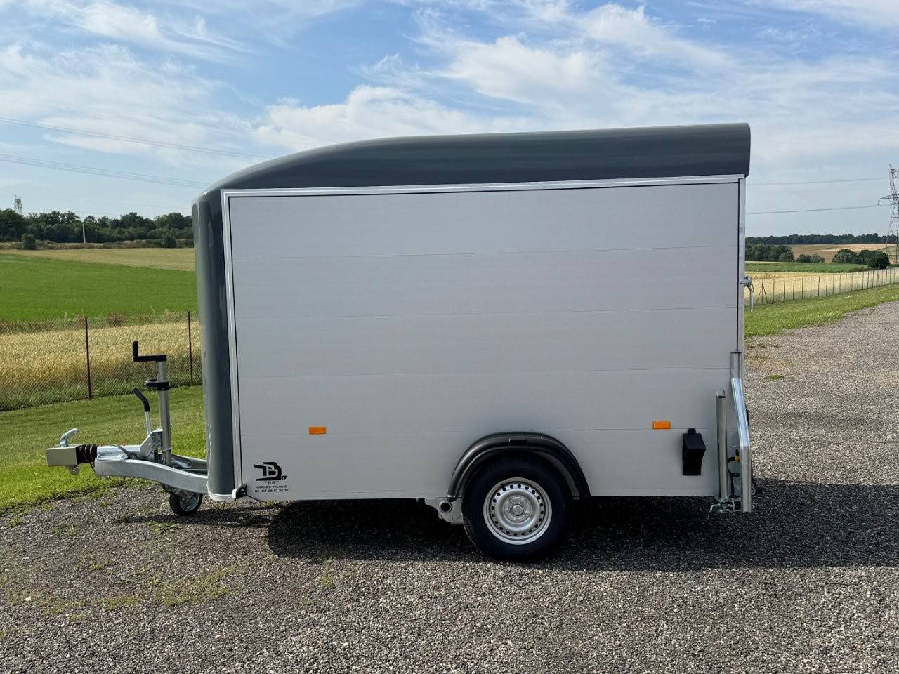 Remorque fourgon aluminium 750 KG - VENDU