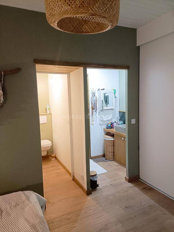 Domaine de caractère, avec gîtes, étang & installations éque