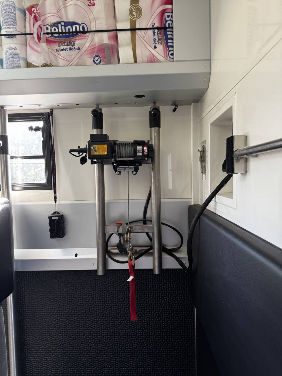 Semi remorque Chevaux AKX Mercedes actros 2023 Occasion