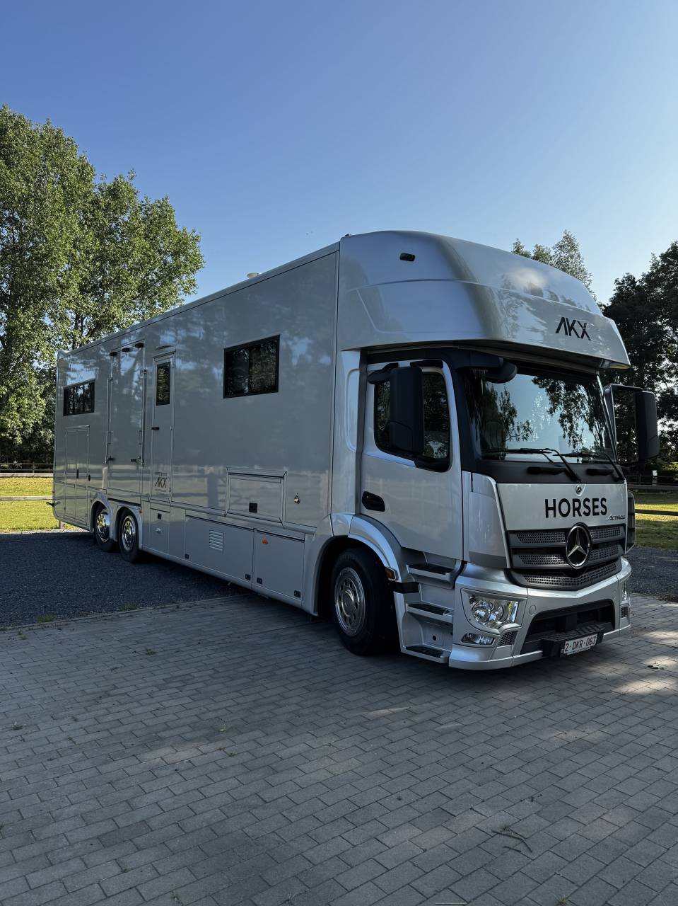 Semi remorque Chevaux AKX Mercedes actros 2023 Occasion