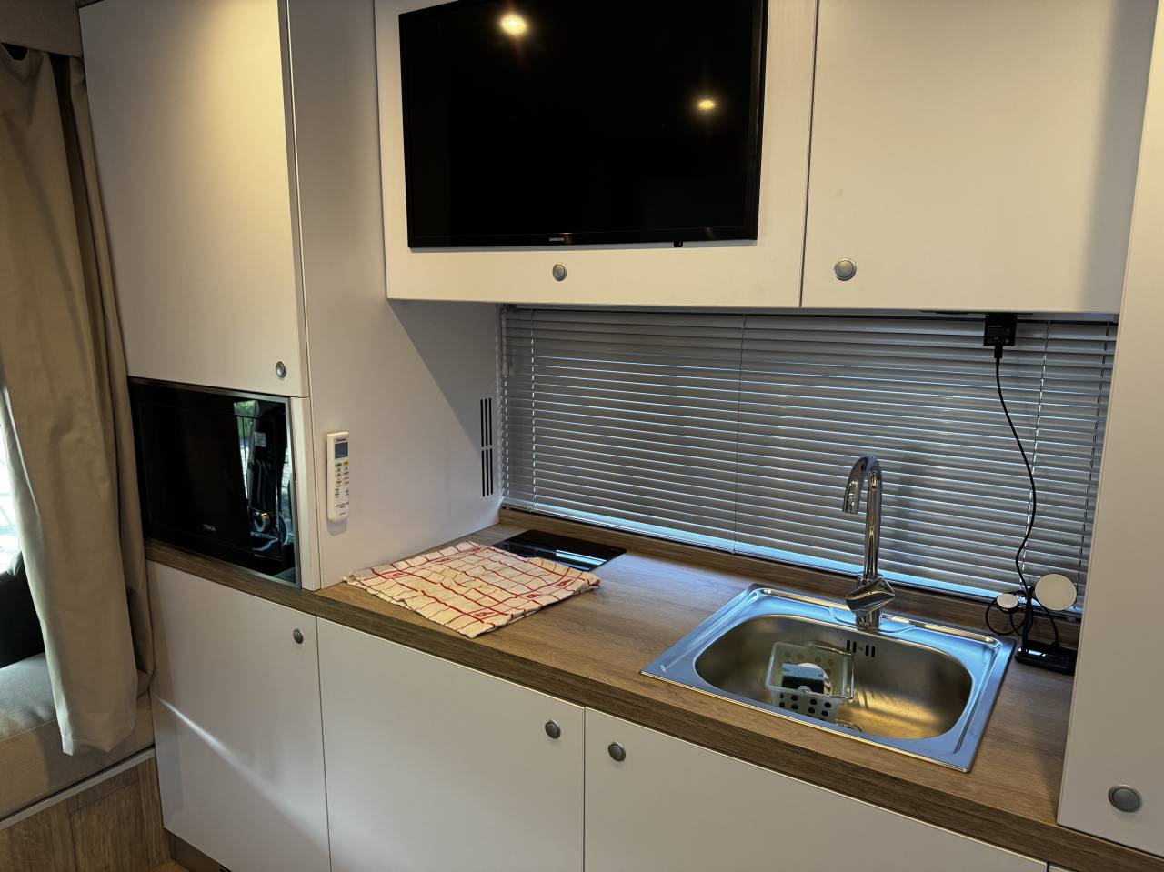 Semi remorque Chevaux AKX Mercedes actros 2023 Occasion