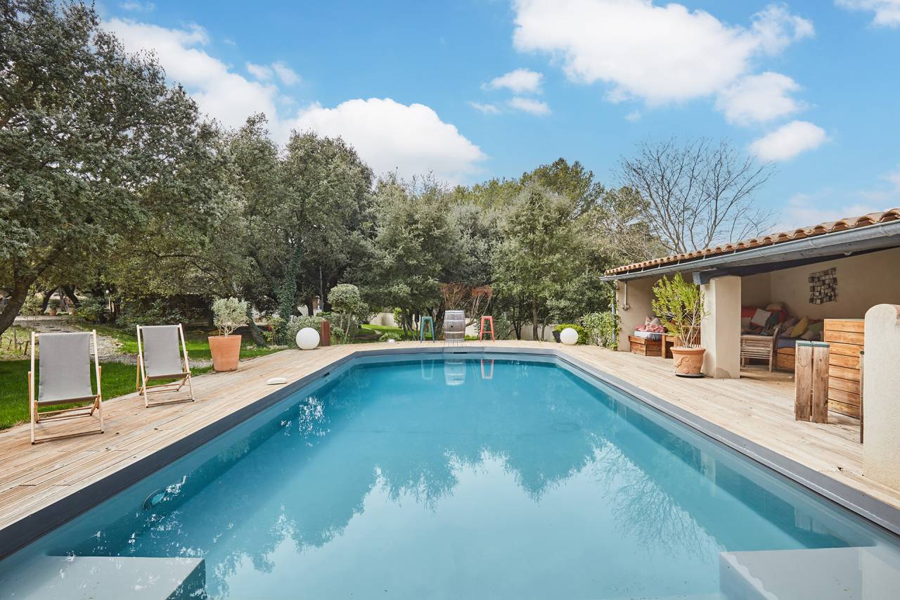 Propriété équestre avec maison rénovée, dépendance et b