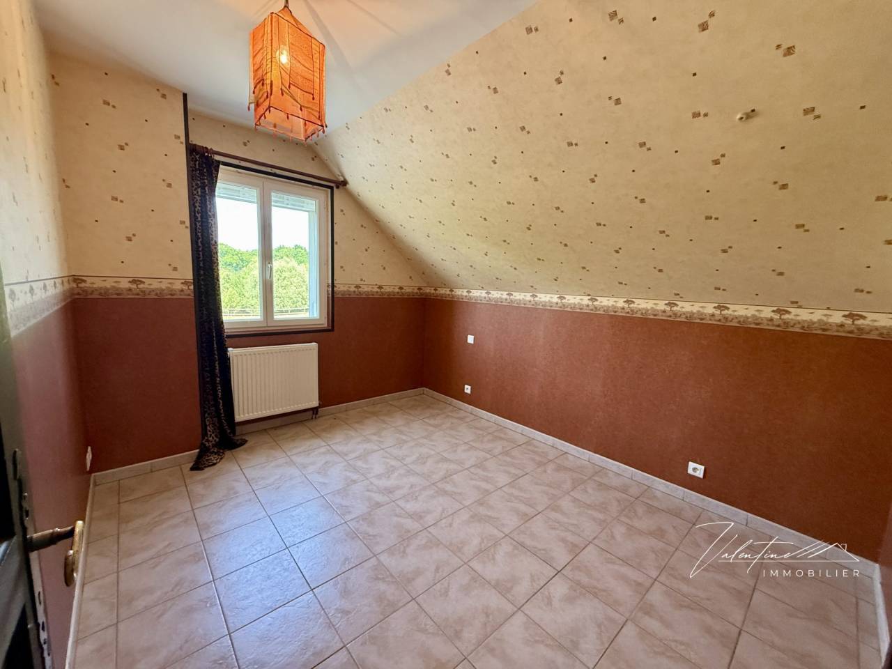 MÉZIDON VALLÉE D'AUGE - HARAS DE 10 HA EN PARFAIT ÉTAT