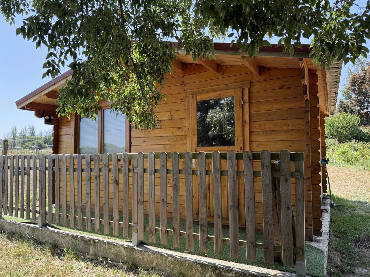 A la Roche Chalais, sur 11 hect, propriété équestre