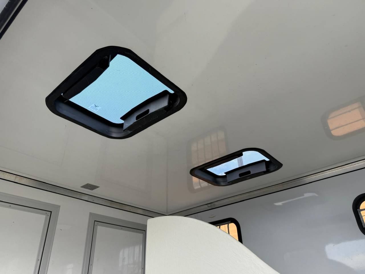 VL CAVALCAR 180 CH BOITE AUTOMATIQUE / VENDU