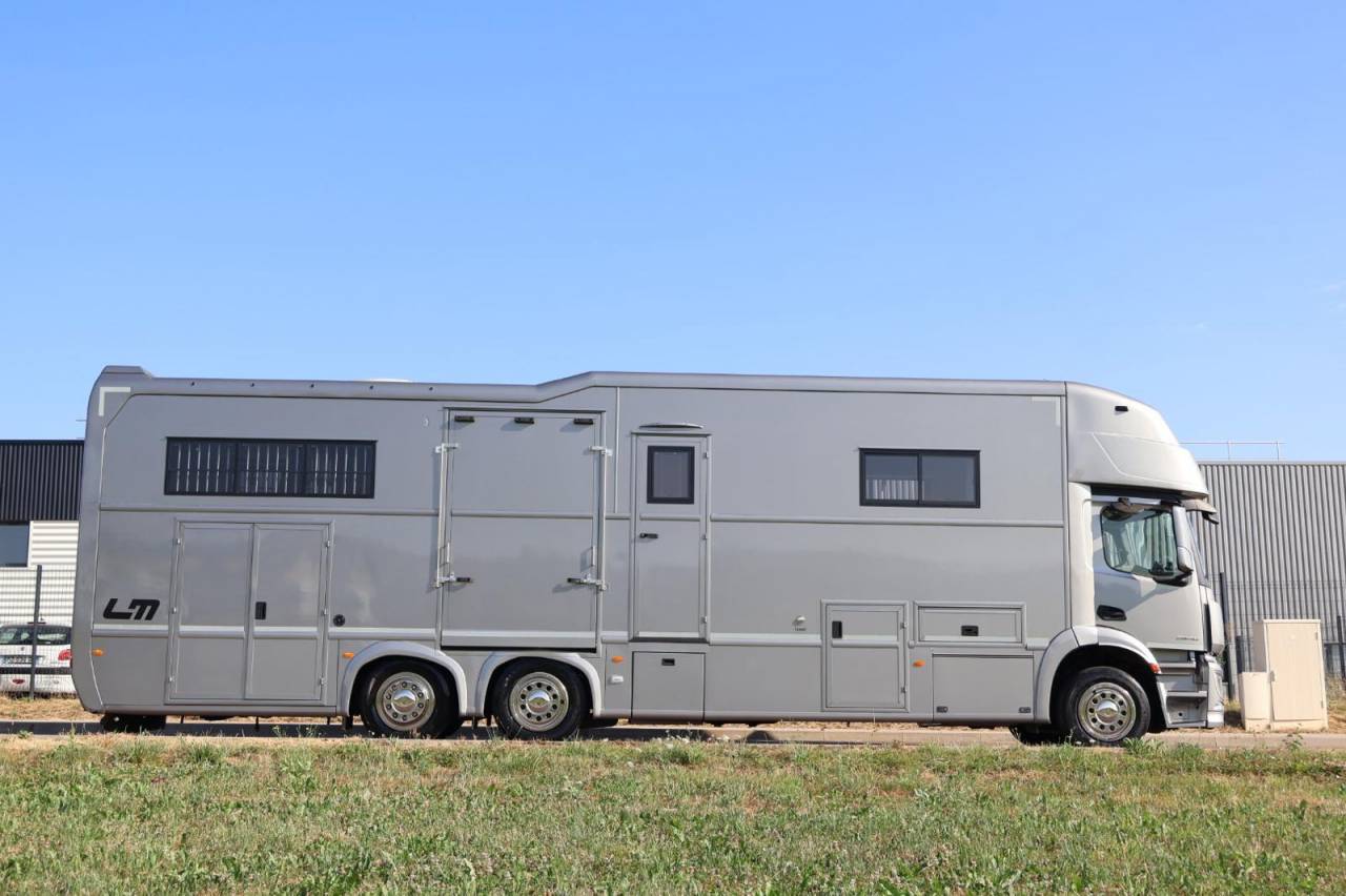 MERCES-BENZ ACTROS 26.40 AKX / 6 places pop-out