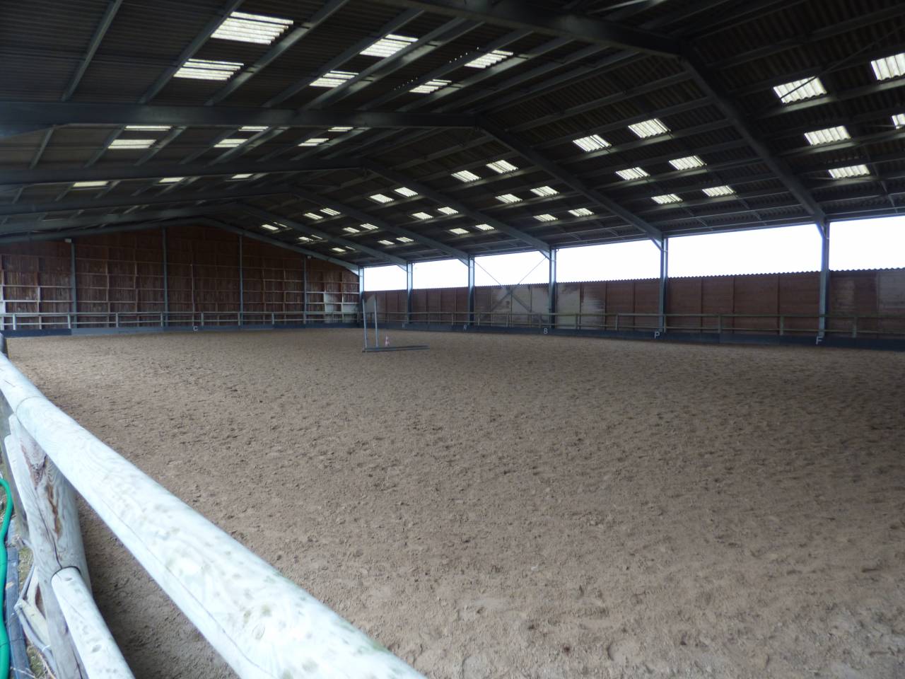 ETABLISSEMENT EQUESTRE EN ACTIVITE - AUX PORTES DE LYON