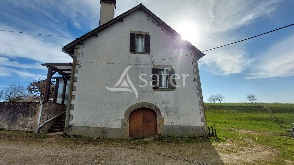 Propriété bâtie d'environ 22 ha pouvant convenir à divers pr