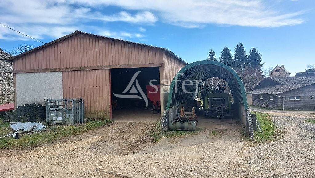 Propriété bâtie d'environ 22 ha pouvant convenir à divers pr