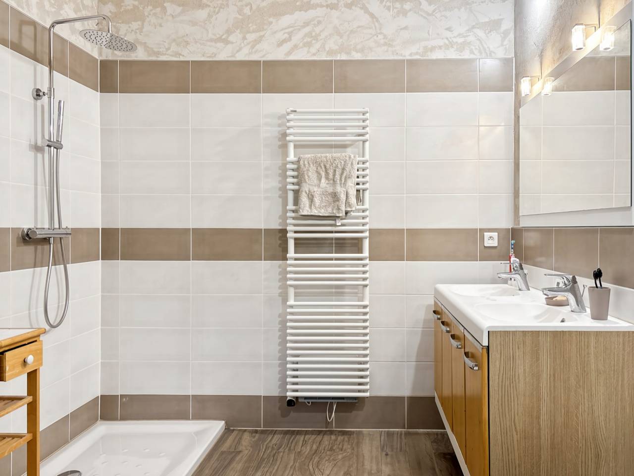 MAS 119 M2 SUR 4680 M2 DE TERRAIN