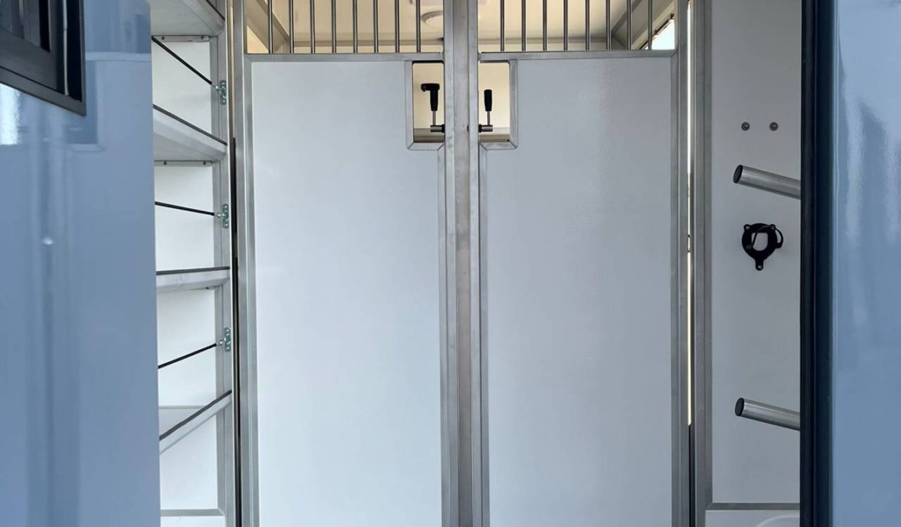 Master 2025 STX  simple cabine stalliom