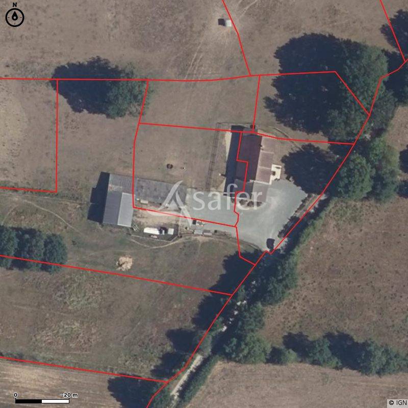 Maison avec logement indépendant et 10 ha de prairies clôturé