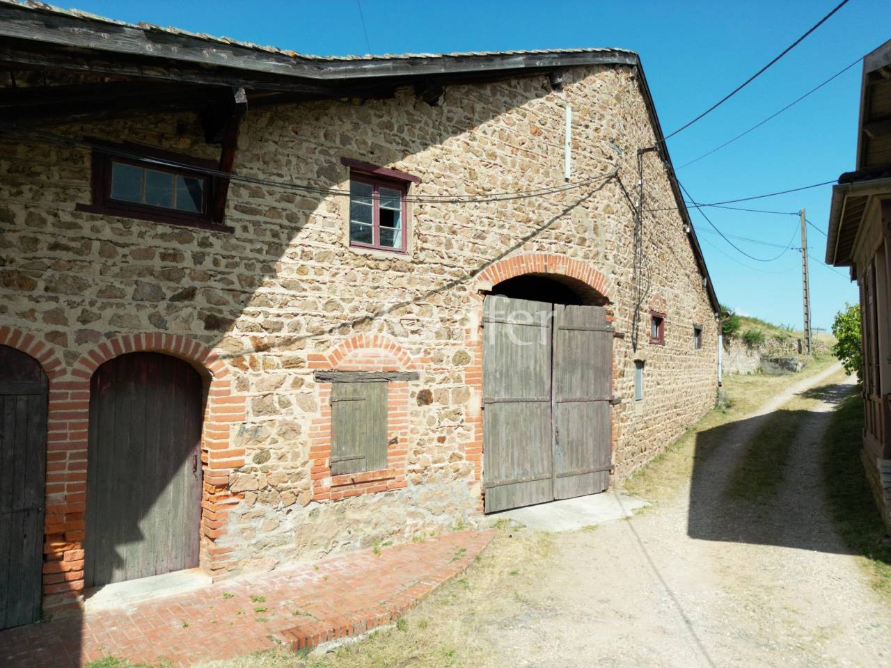 PROPRIETE VITICOLE - VAUX EN BEAUJOLAIS