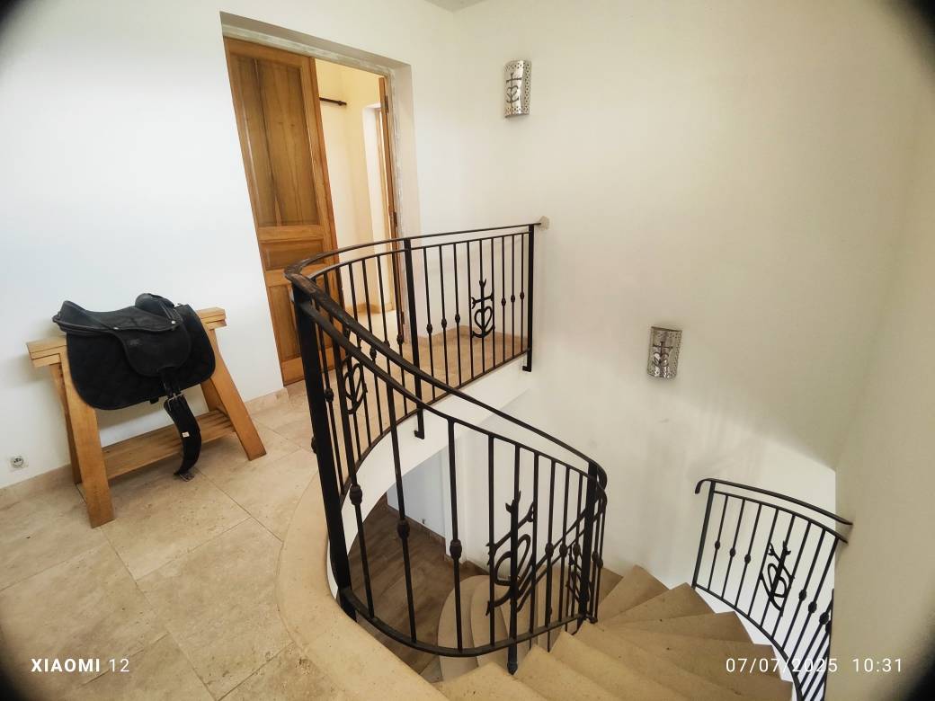 30 - BEAUCAIRE  BELLE  PROPRIETE EQUESTRE - 290 m² - 