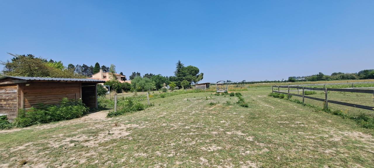 30 - BEAUCAIRE  BELLE  PROPRIETE EQUESTRE - 290 m² - 