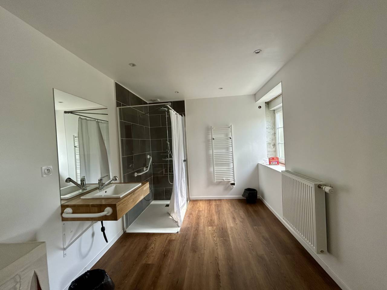 Propriété de 3,75 ha comprenant deux maisons