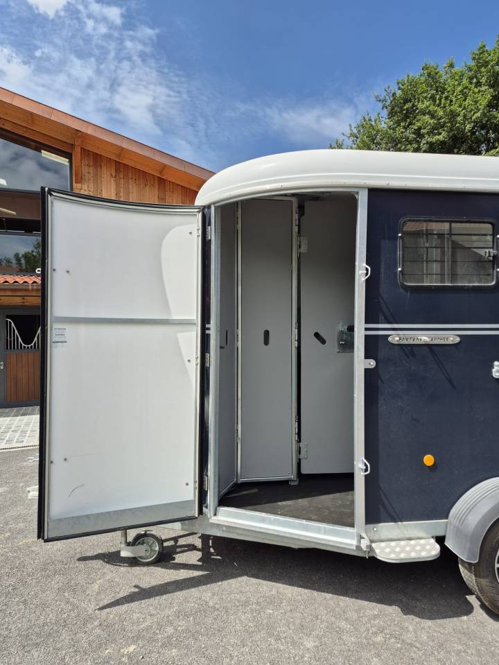 Van Fautras Oblic Trophé model haras stalle