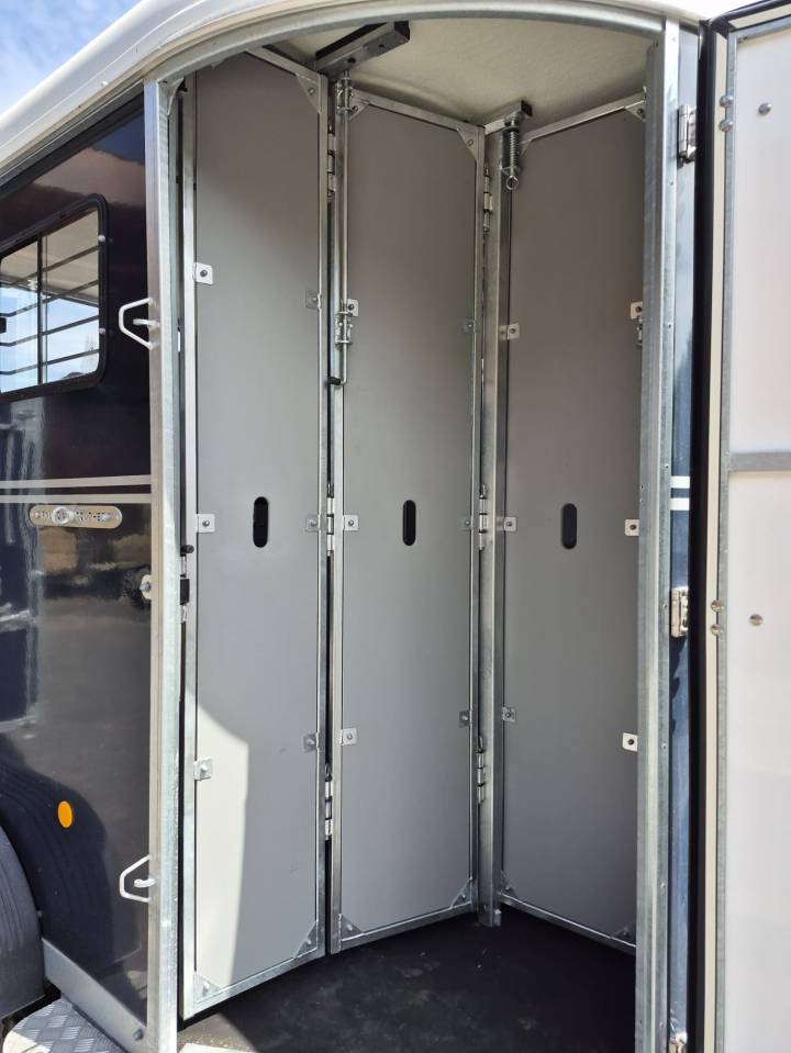 Van Fautras Oblic Trophé model haras stalle