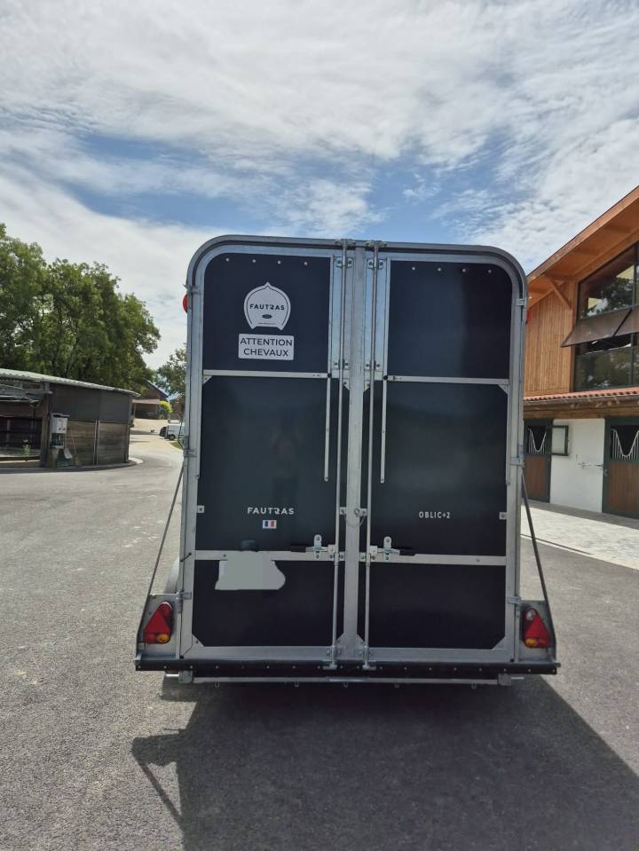 Van Fautras Oblic Trophé model haras stalle