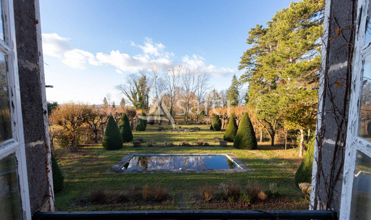 Propriété de prestige et dépendances RIOM