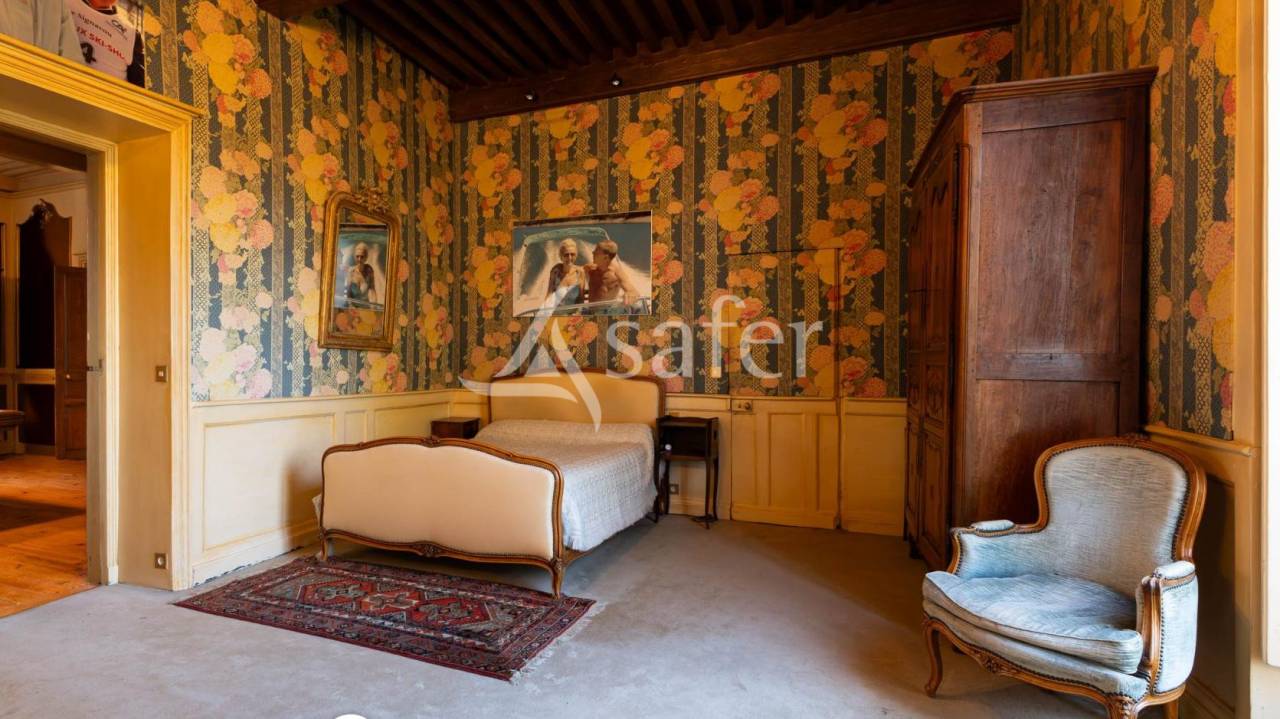 Propriété de prestige et dépendances RIOM