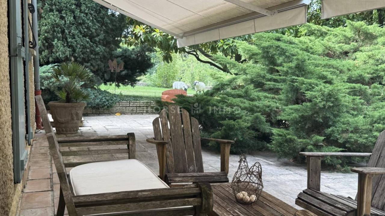 Drôme - Belle bâtisse avec terres agricoles et écurie