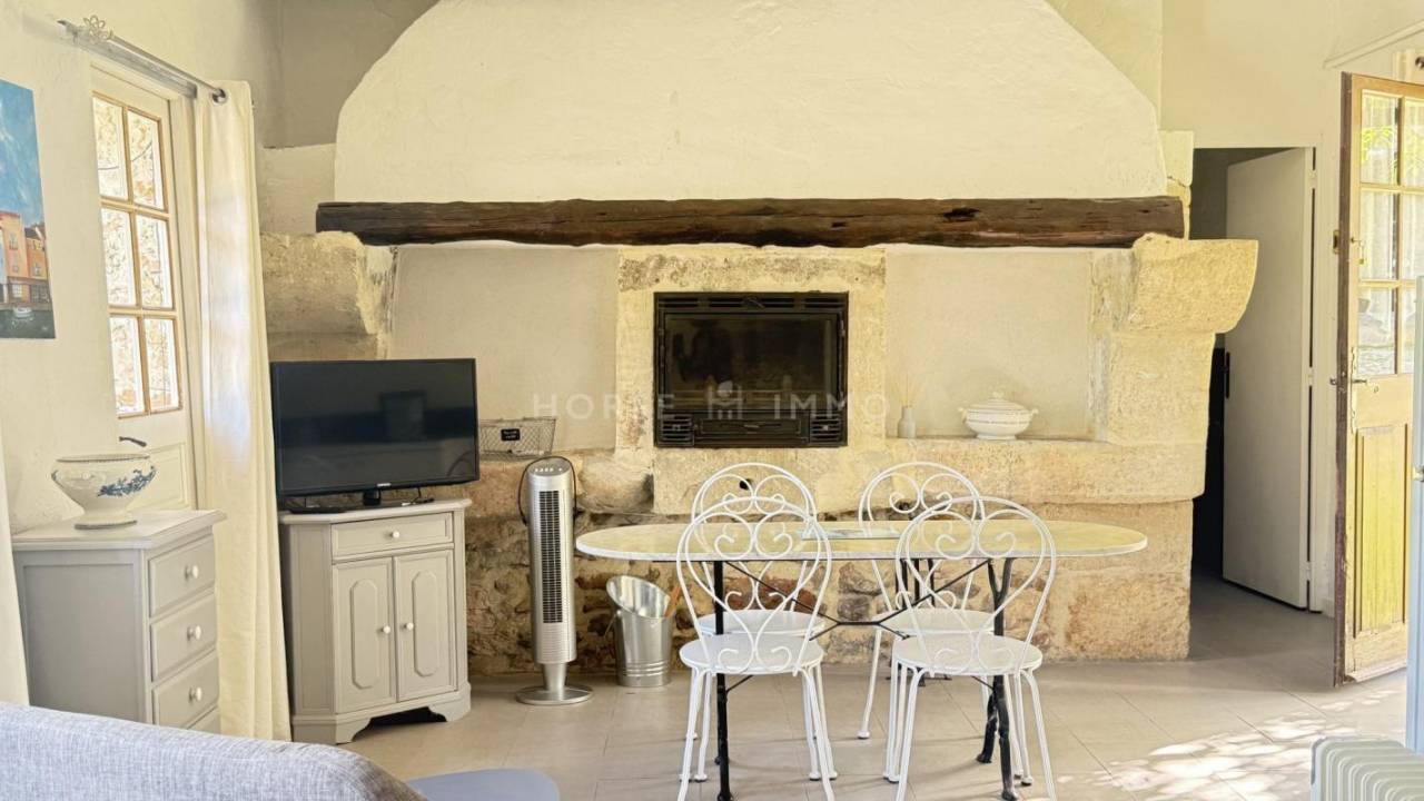 Hérault - Belles pierres et dépendances équestres