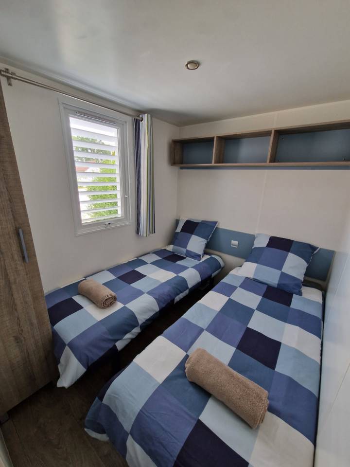 Bungalow 4 personnes + Prés à disposition pour chevaux