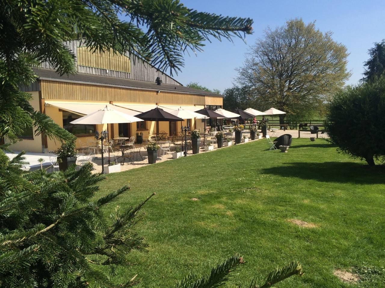 Écurie de charme proche Paris - 6ha