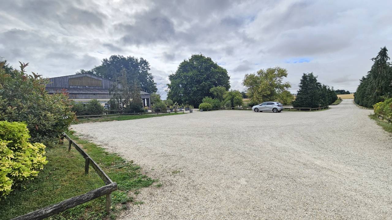 Écurie de charme proche Paris - 6ha