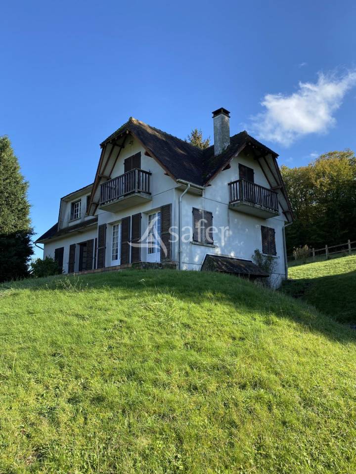 Pays d'Auge - Maison -14 ha de bois - 22,6 ha d'herbage.