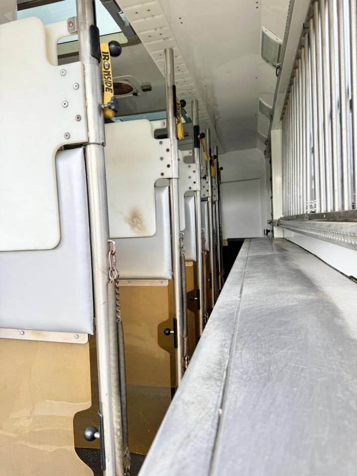 Man 26 400/ Krismar/2012/pop out/203.000km/222.000ht