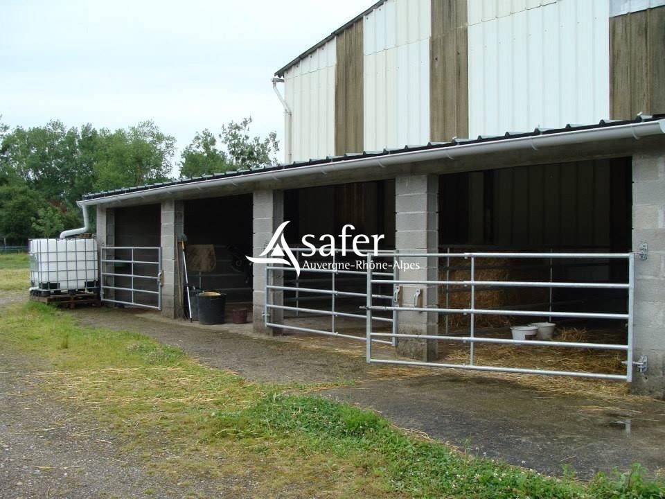 Propriété avec habitation et installations équestres proche R