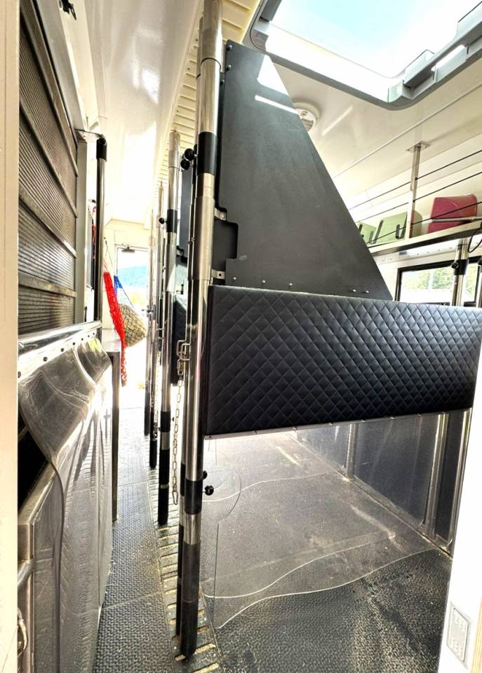 VOLVO FM 330 NF POP OUT