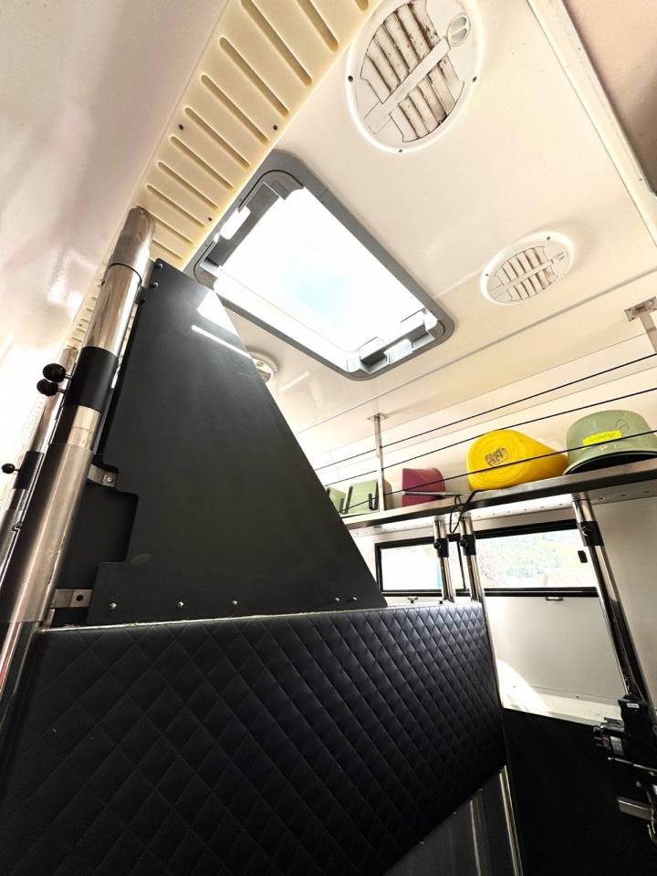 VOLVO FM 330 NF POP OUT