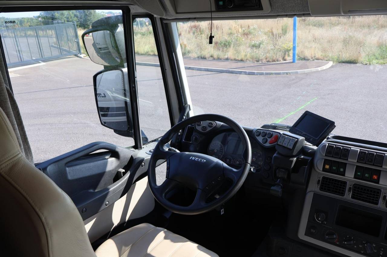 IVECO 26.360 STX - 6 CHEVAUX - POP OUT - VENDU