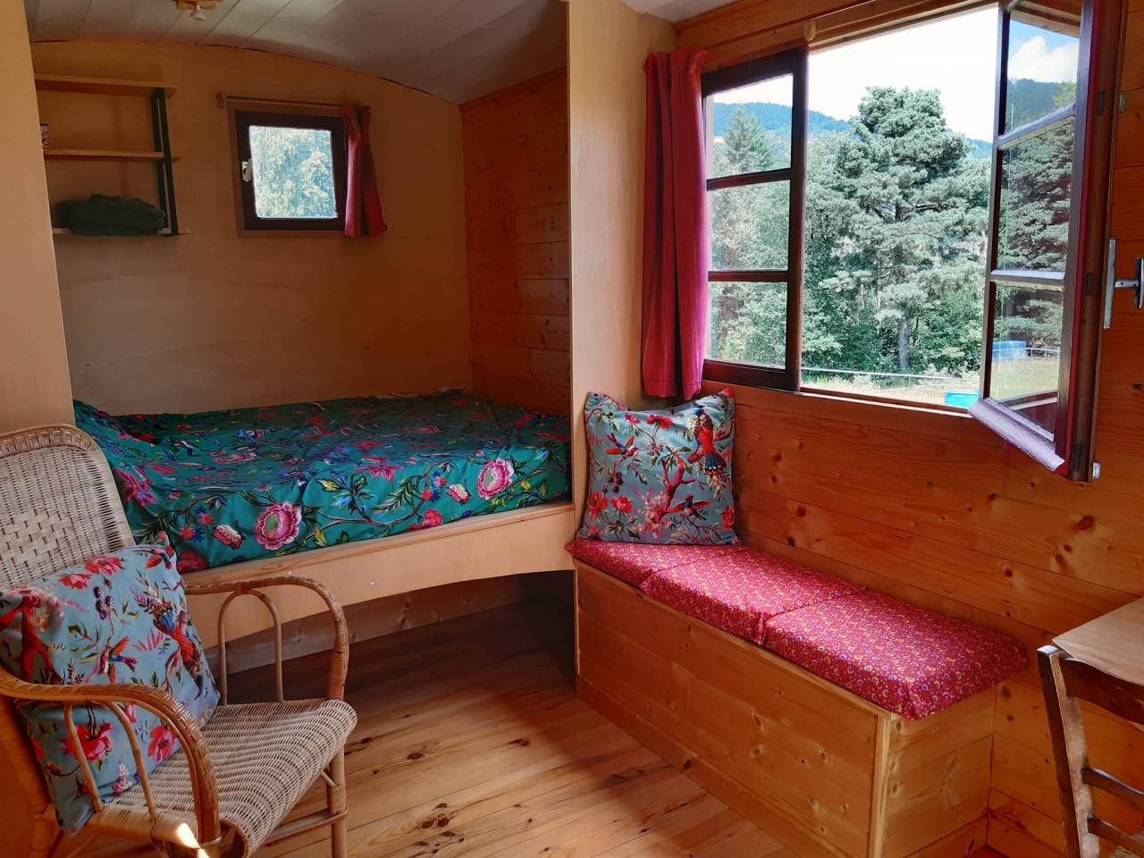 Etape cavali&egrave;re en Ard&egrave;che verte 