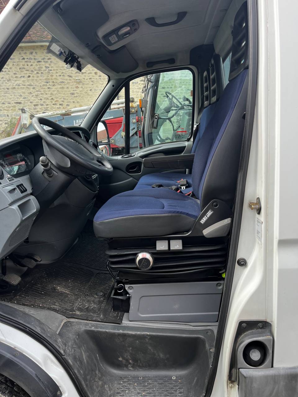 Camion IVECO VL - Semi Remorque 5 Chevaux VOW