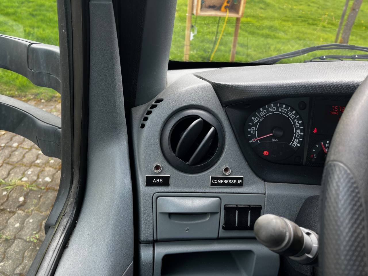 Camion IVECO VL - Semi Remorque 5 Chevaux VOW