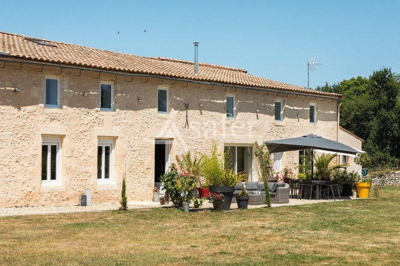 Propri&eacute;t&eacute; CHEVAUX de LOISIRS sur 6 hectares